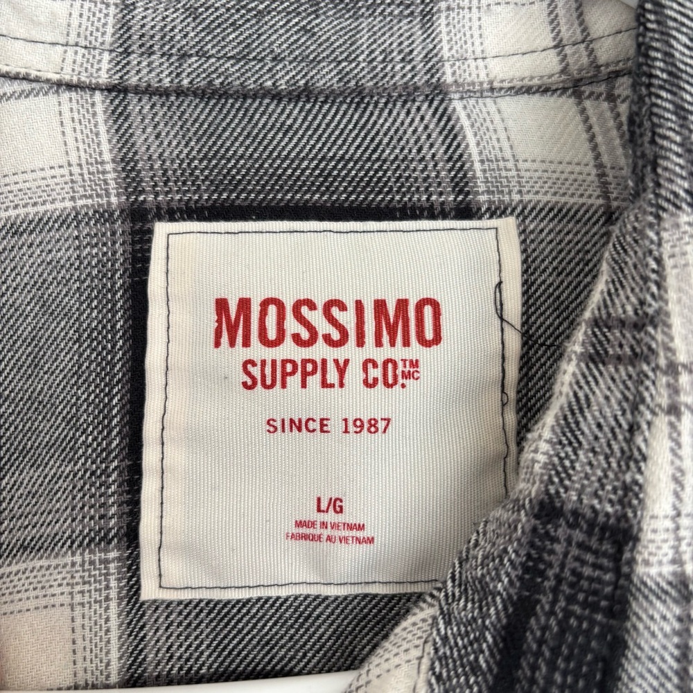 Mossimo Women’s Black and White Plaid Button-Up Shirt Size Large - Picture 3 of 6